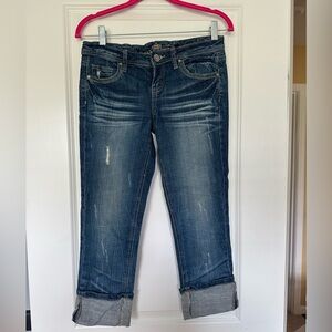 Almost Famous Y2K Cropped Denim Capris. Juniors size 3.